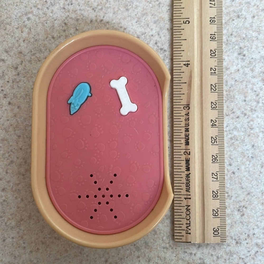 VTG 1995 Barbie pet bed pink, oval-shaped makes cat/dog noises press mouse/bone - Picture 7 of 8